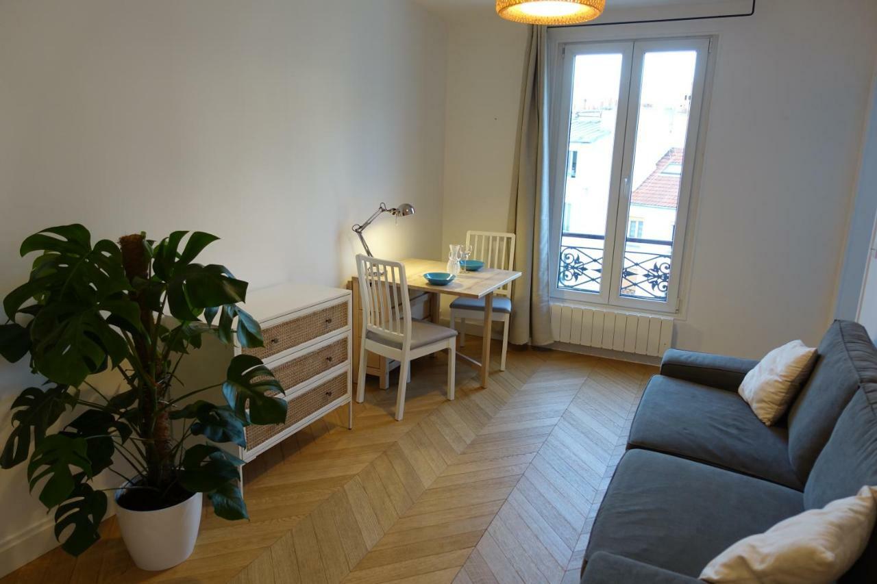 Sunny And Quiet Apartment Париж Экстерьер фото